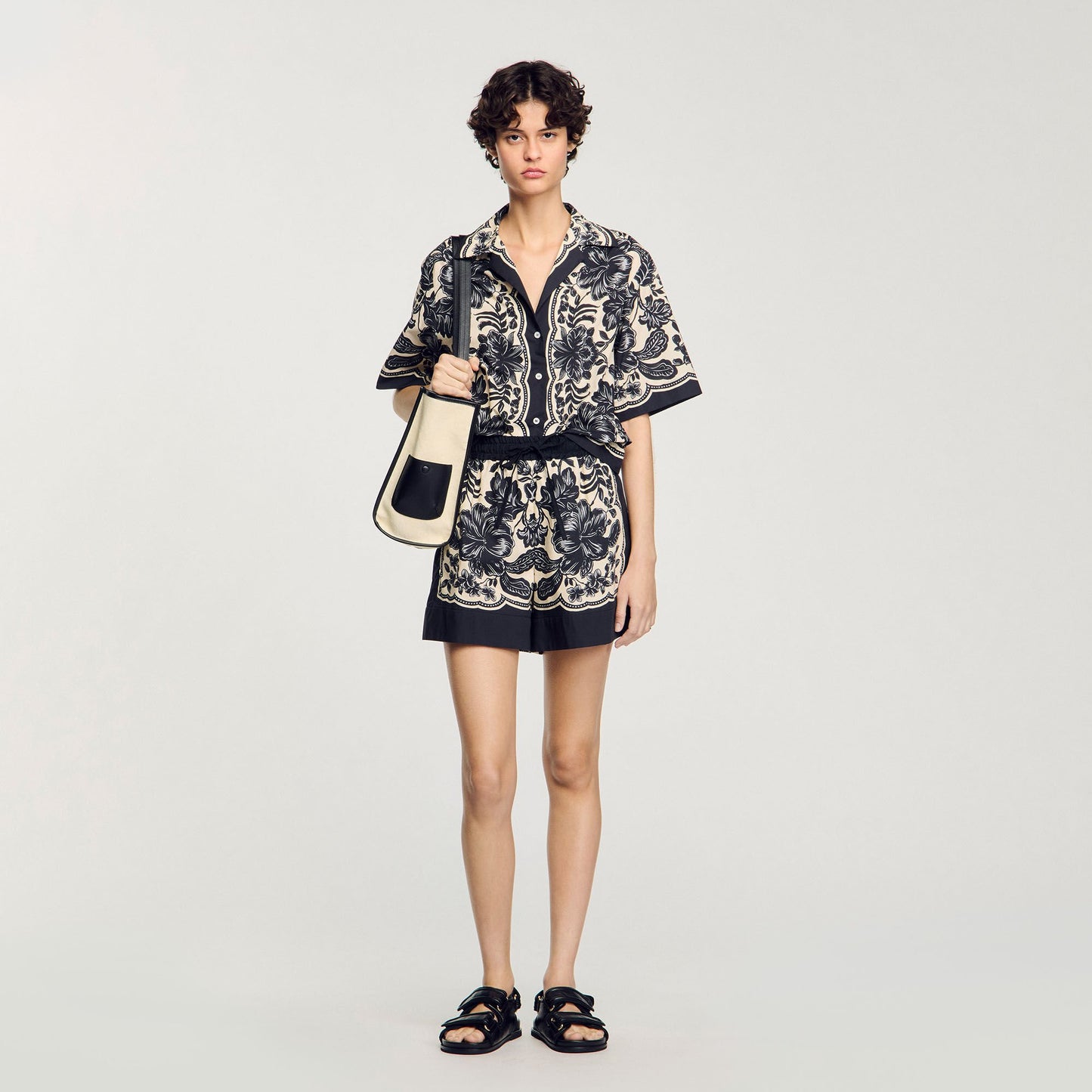 Sandro Floral print shorts Ecru / Black