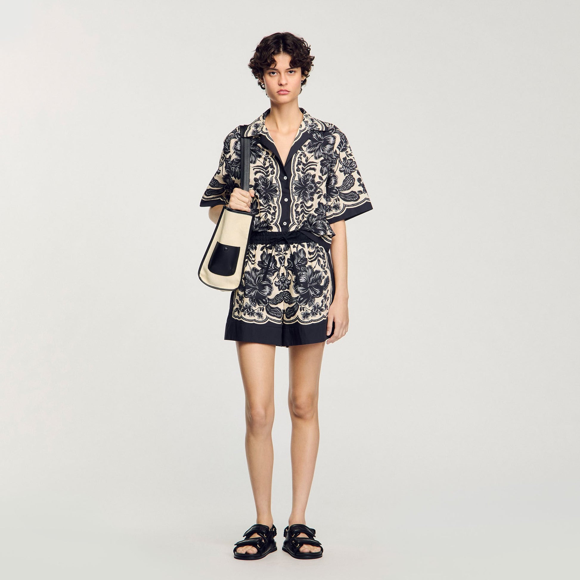 Sandro Floral print shorts Ecru / Black