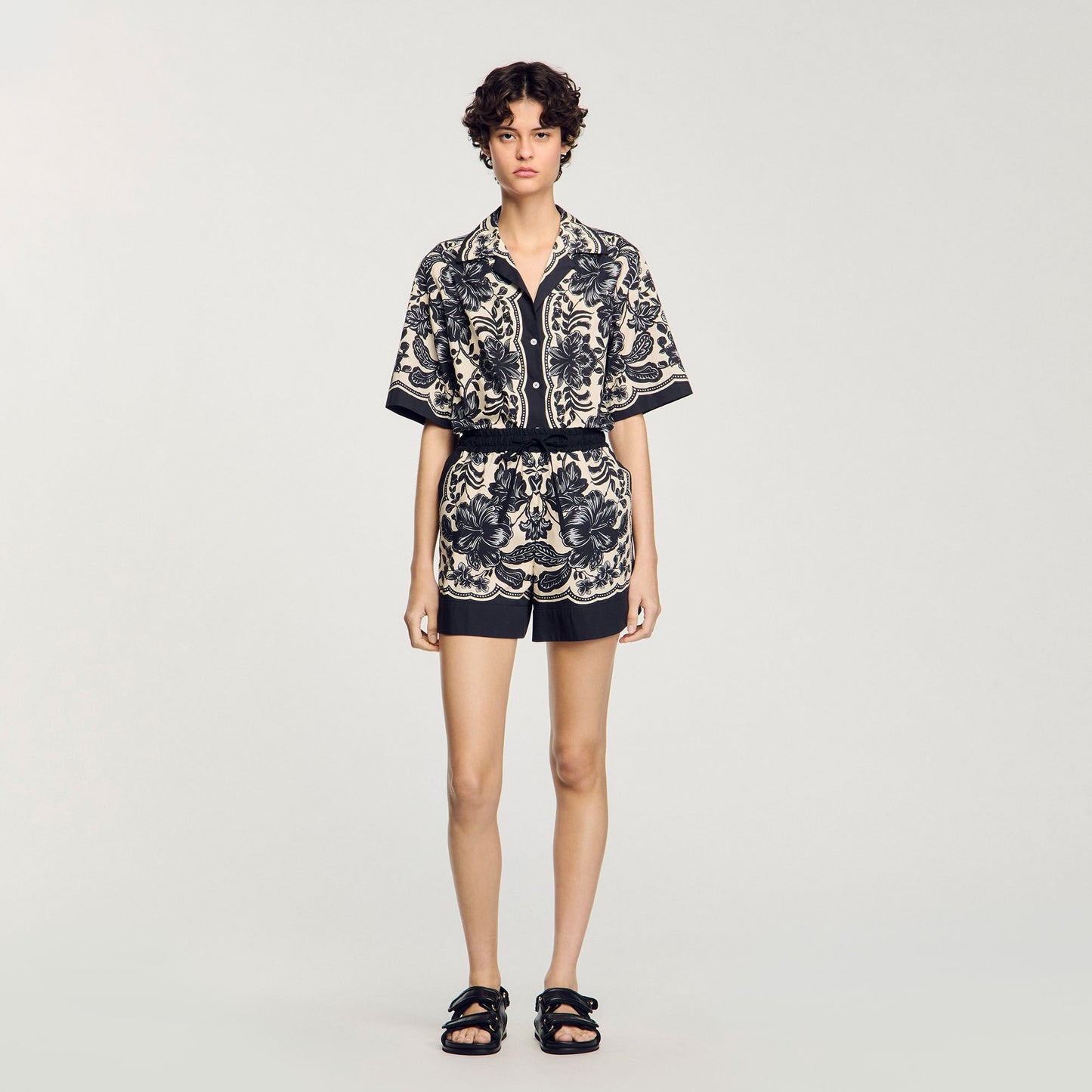 Sandro Floral print shorts Ecru / Black