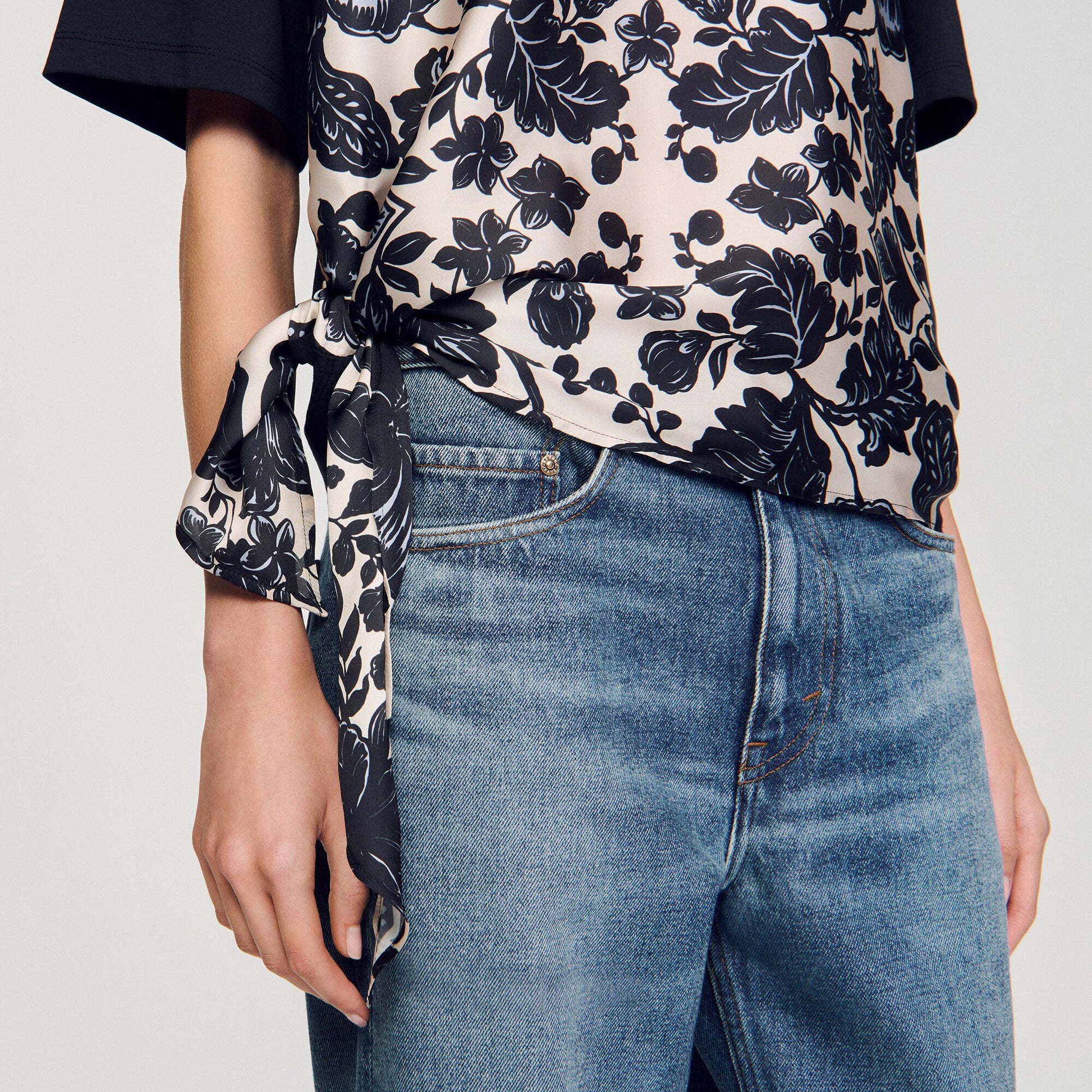 Sandro Floral motif T-shirt Ecru / Black