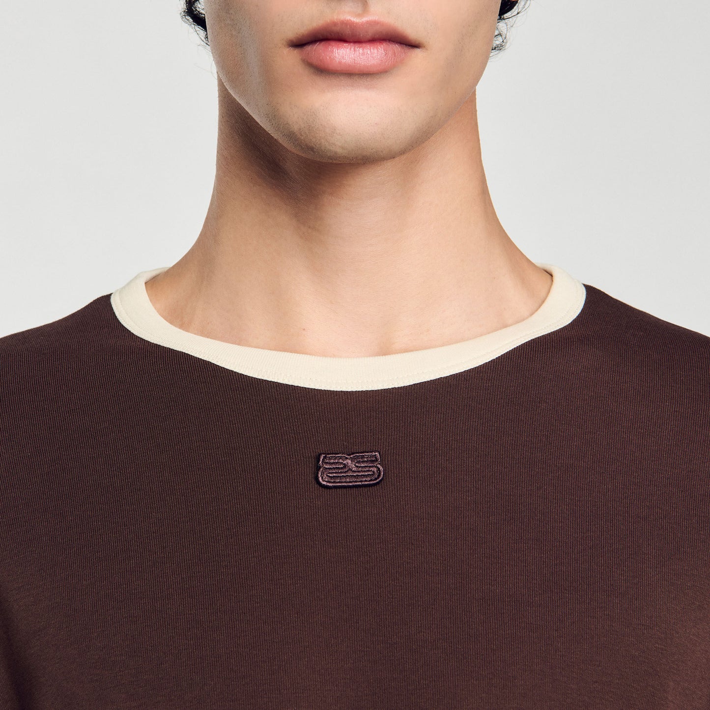 Sandro Two-tone patch T-shirt Moka.